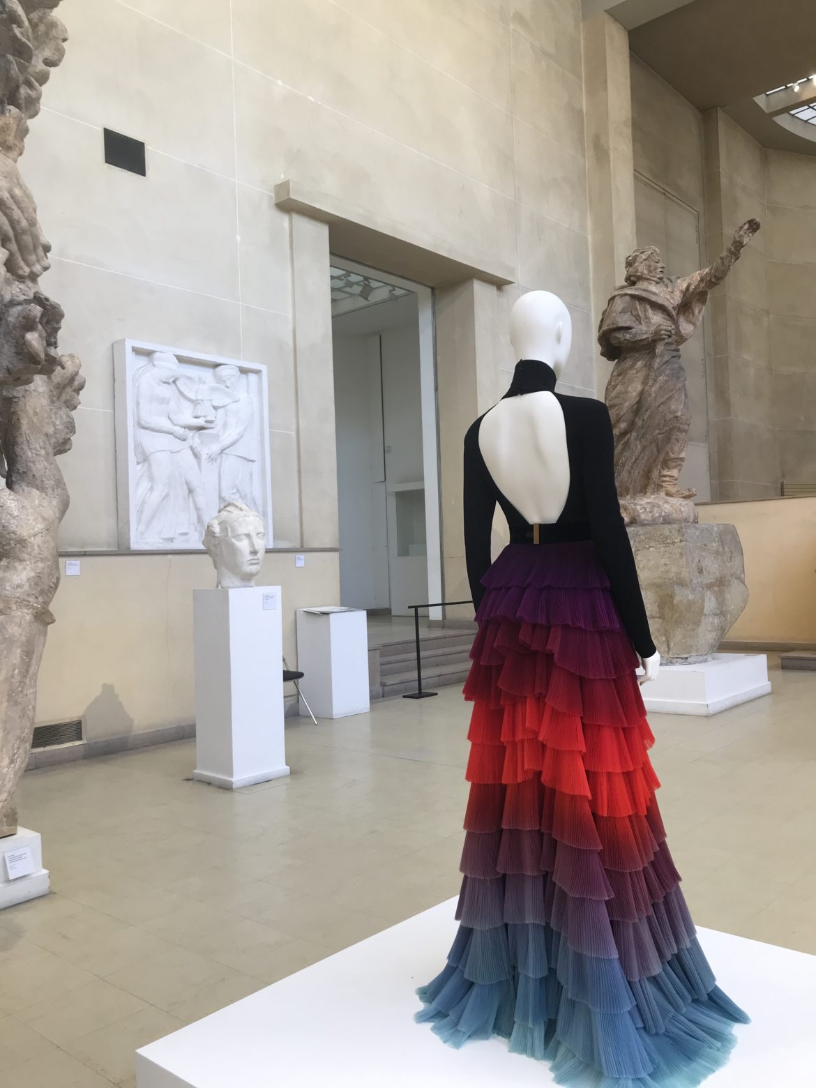 exposition-back-side