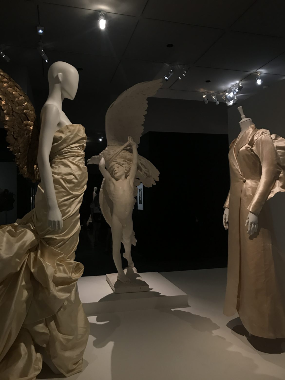 exposition-back-side