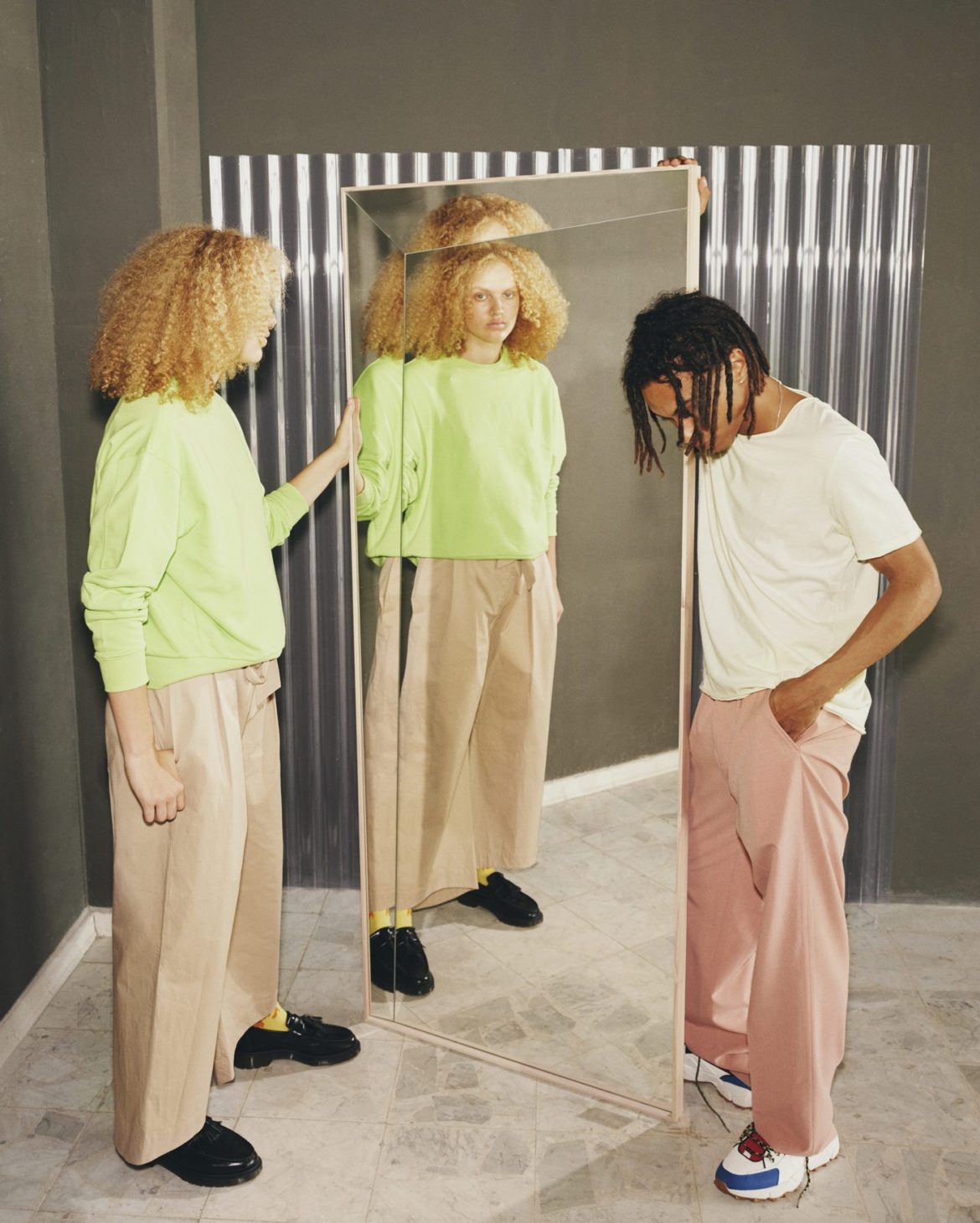 ikea 9 Mirroir et deux mannequins