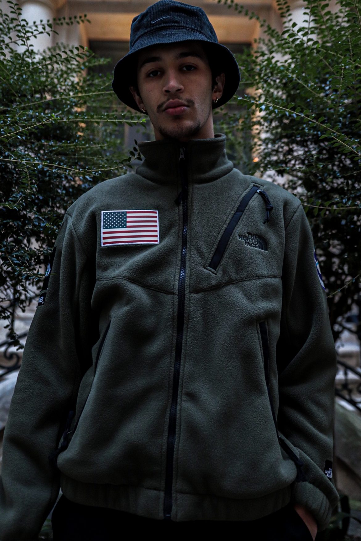 un mannequin porte du supreme the north face by afterdrop