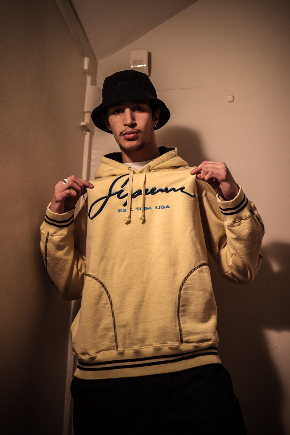 un mannequin porte du supreme the north face by afterdrop