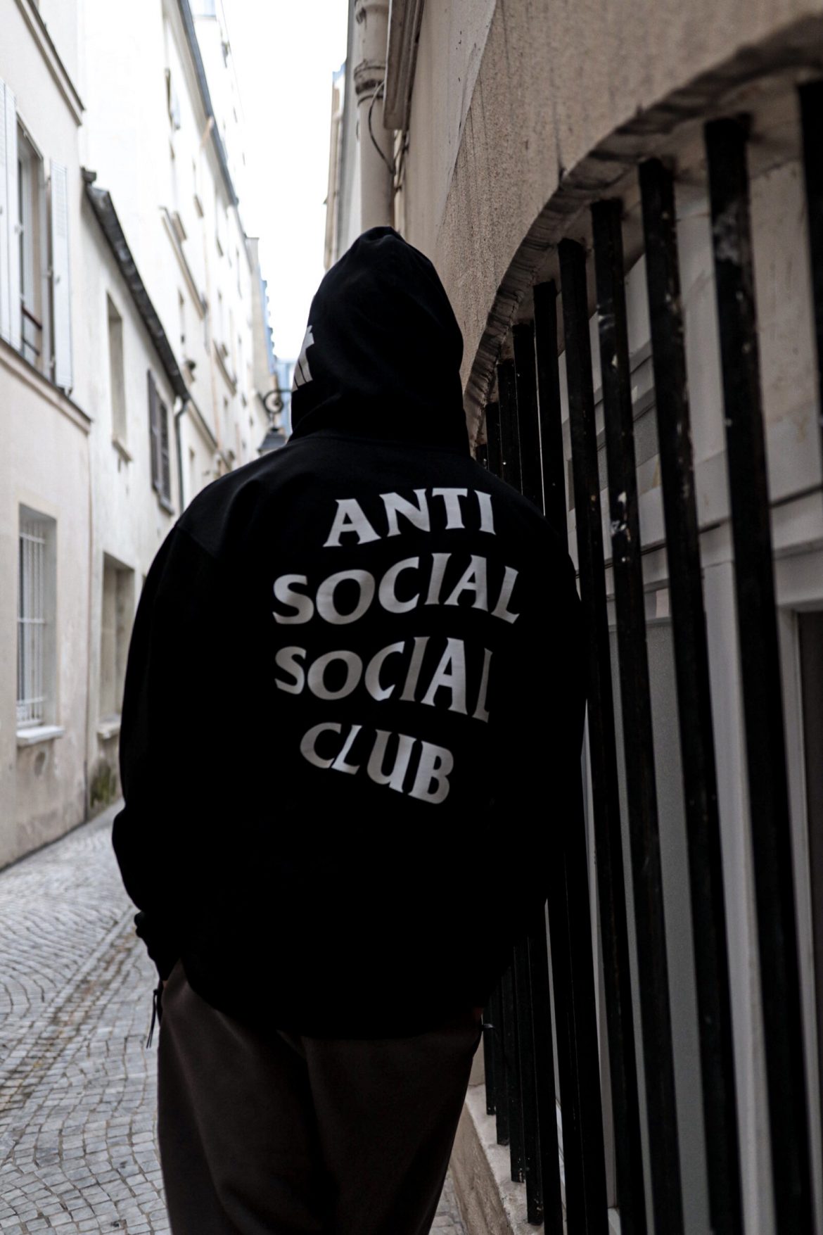IMG_8296 un mannequin porte du anti social social club by afterdrop