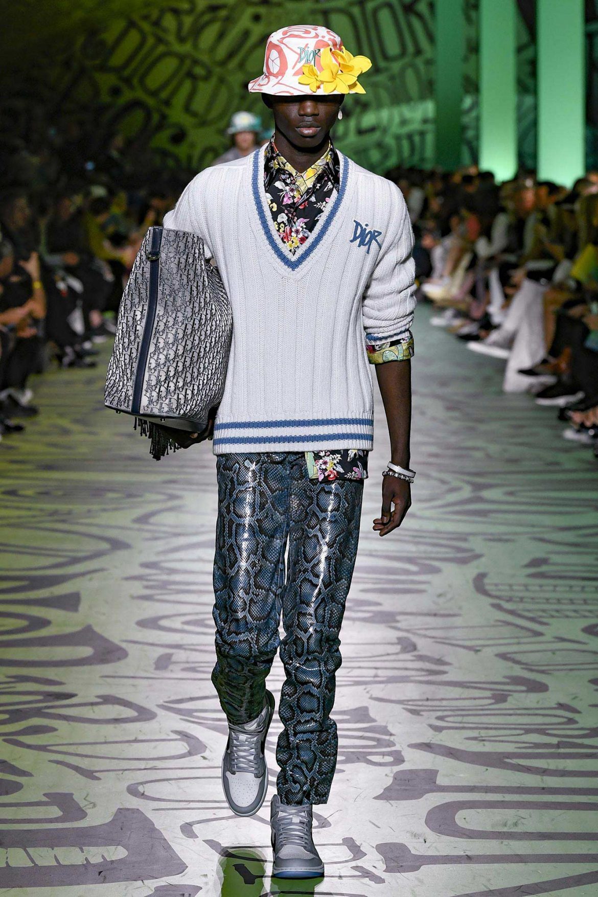 silhouette_36 Un mannequin défile au show Dior x Stussy Art Basel Miami