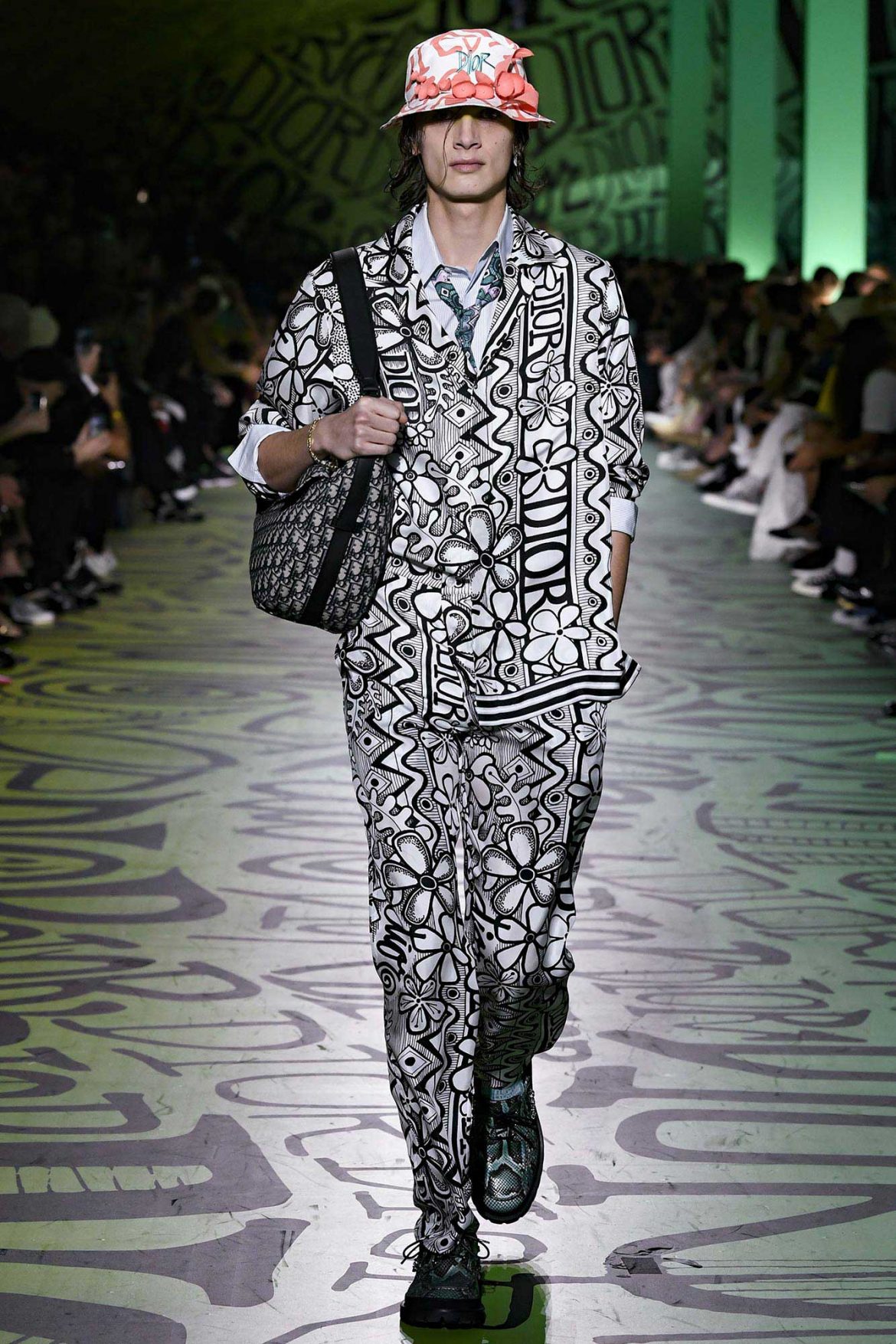 silhouette_46 Un mannequin défile au show Dior x Stussy Art Basel Miami