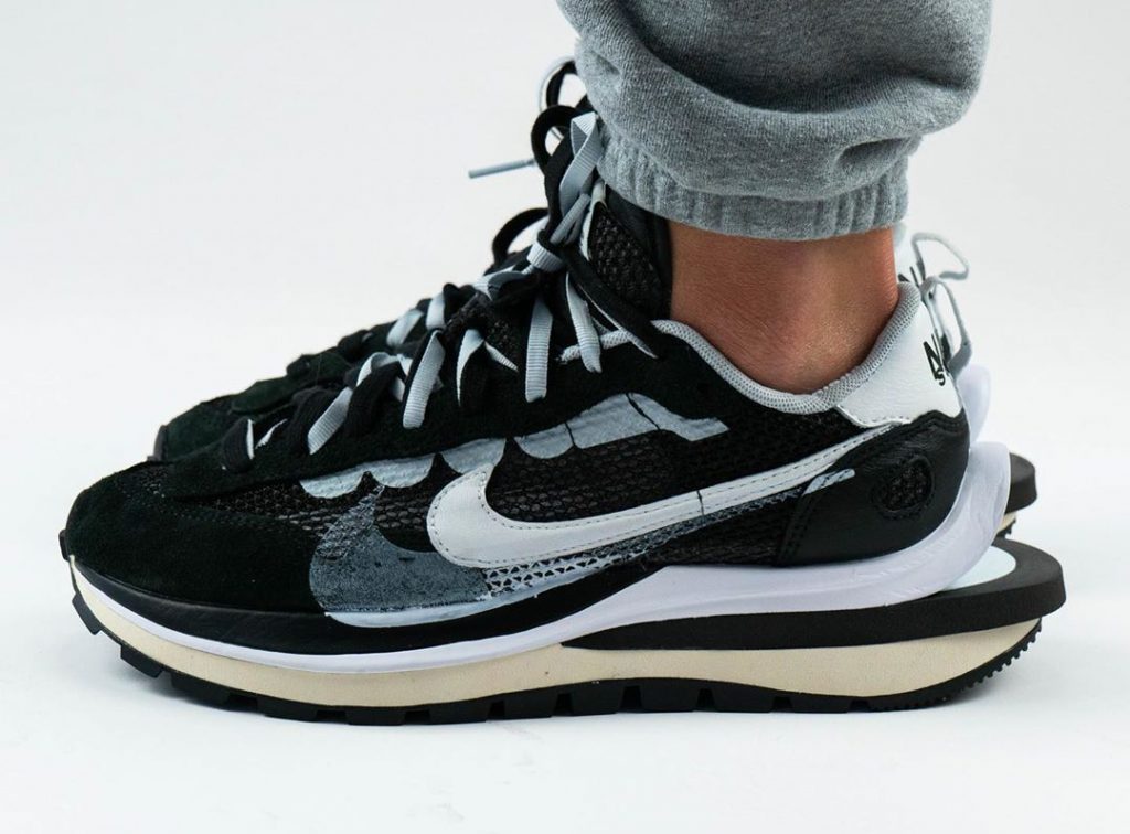 Sacai x Nike Vaporwaffle Black White