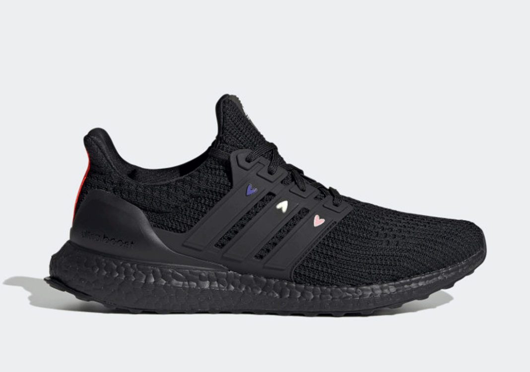 Adidas Ultra Boost 4.0 DNA Hearts Black Adidas Ultra Boost 4.0 DNA Hearts Black