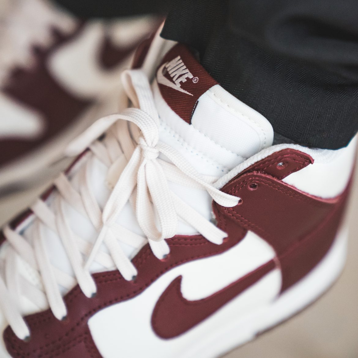 Nike-Dunk-High-WMNS-Team-Red-11-février-2021-alexis-pavlov