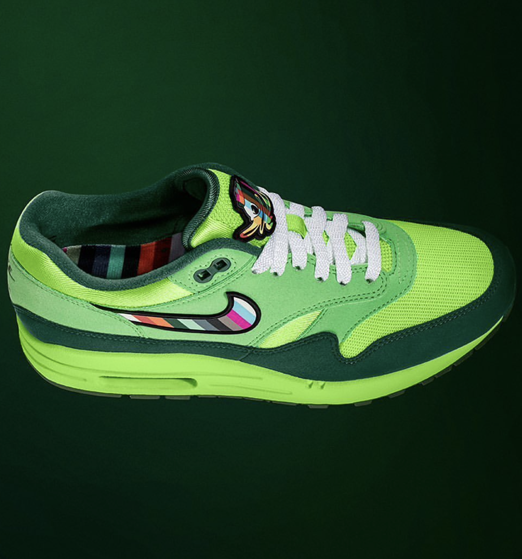 AIR MAX 1 FLYING FORMATIONS Nike-Air-Max)1-UO-Flying-Formations