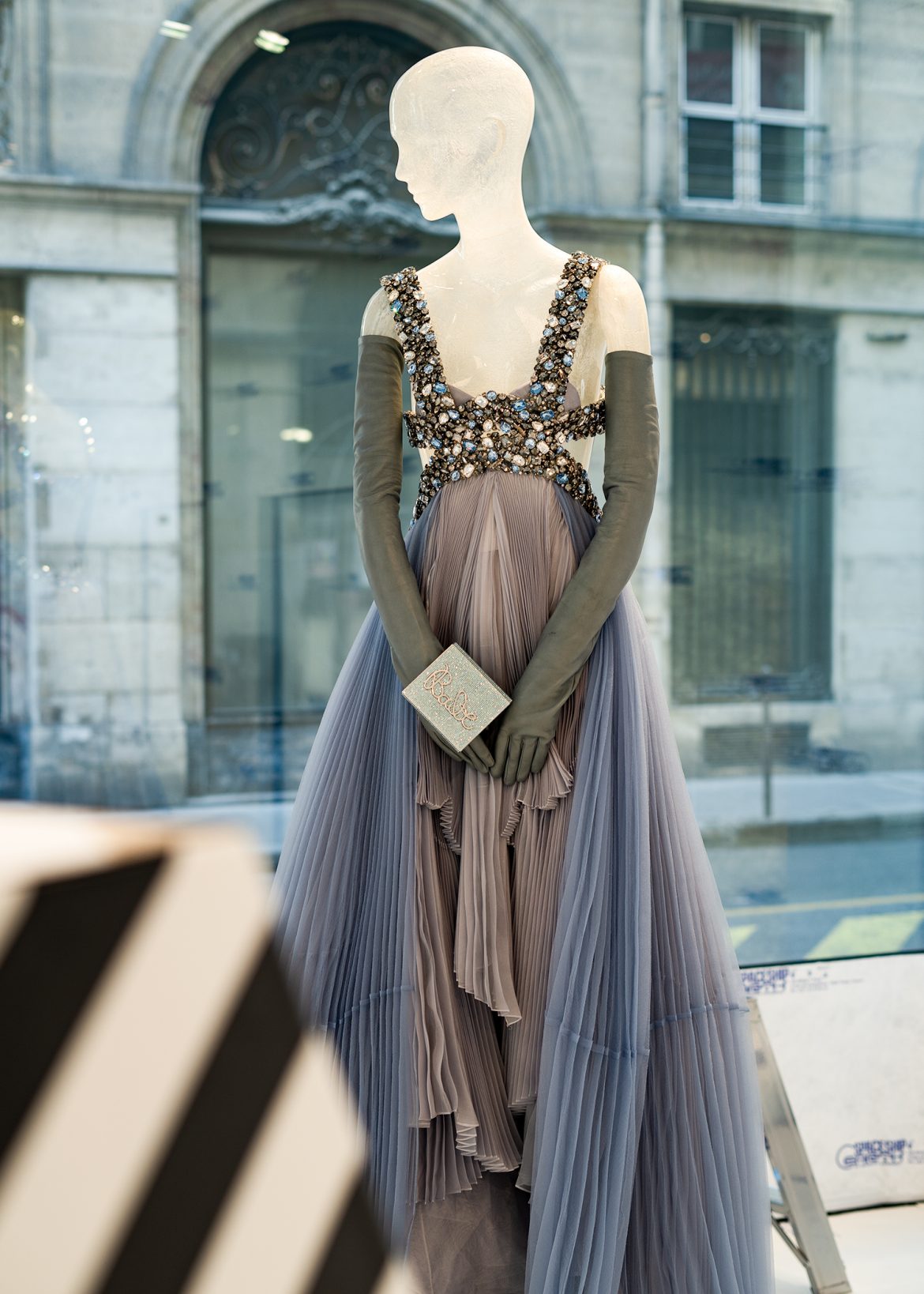 Off-White-Spaceship-Earth