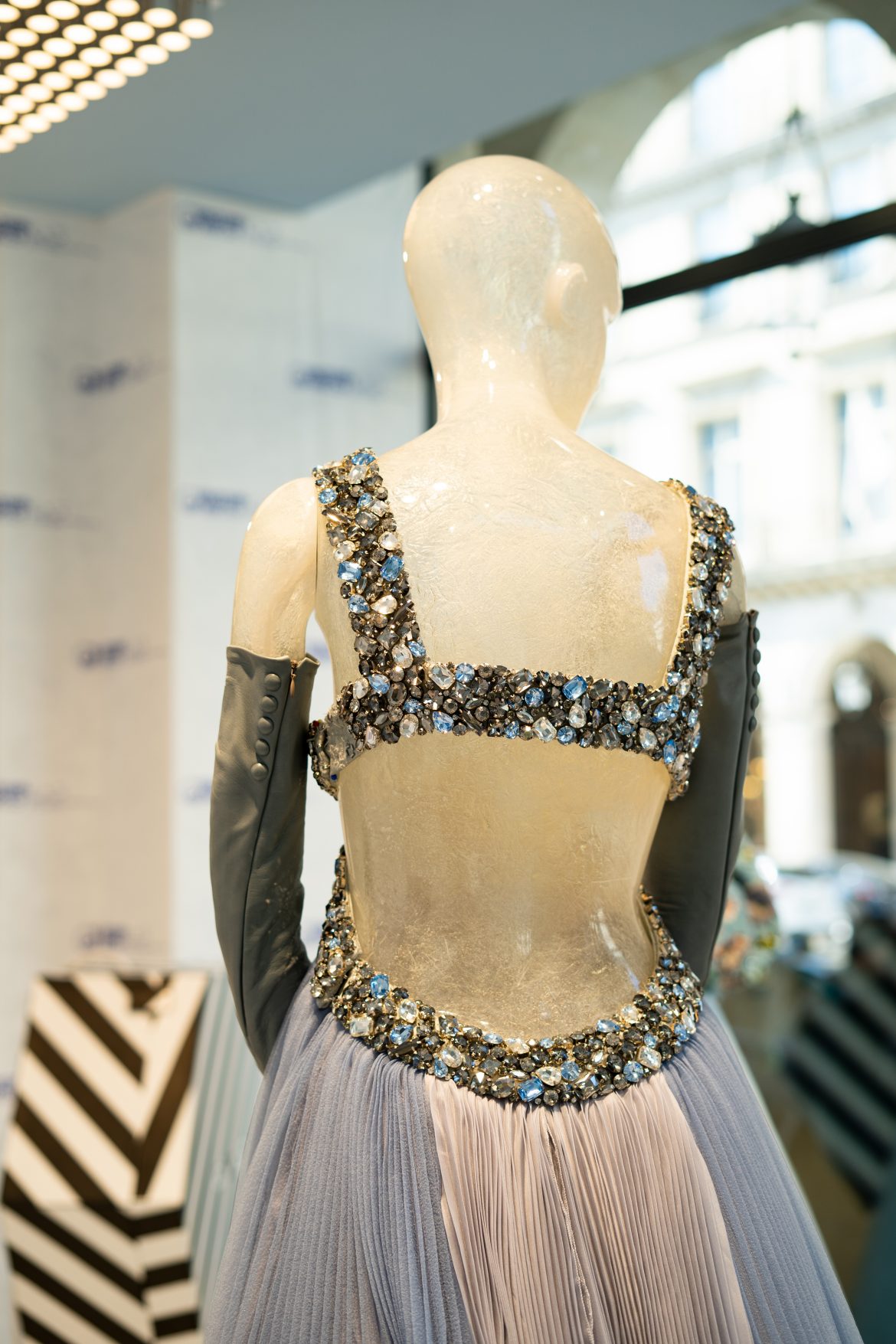 Off-White-Spaceship-Earth