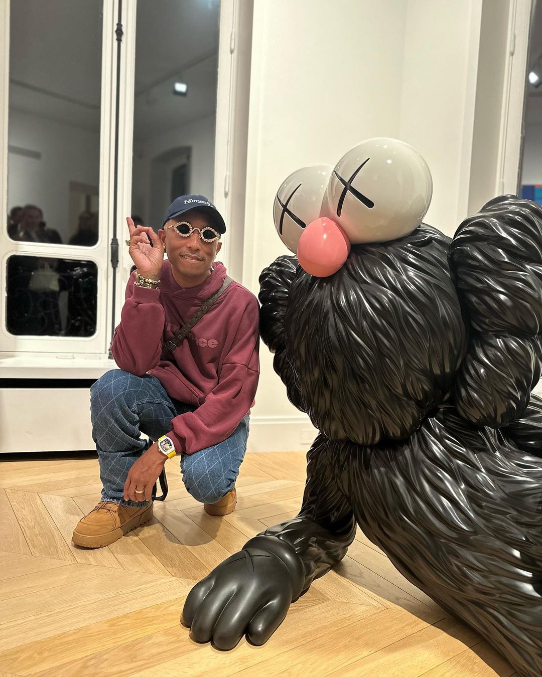 KAWS kaws-exposition-time-off