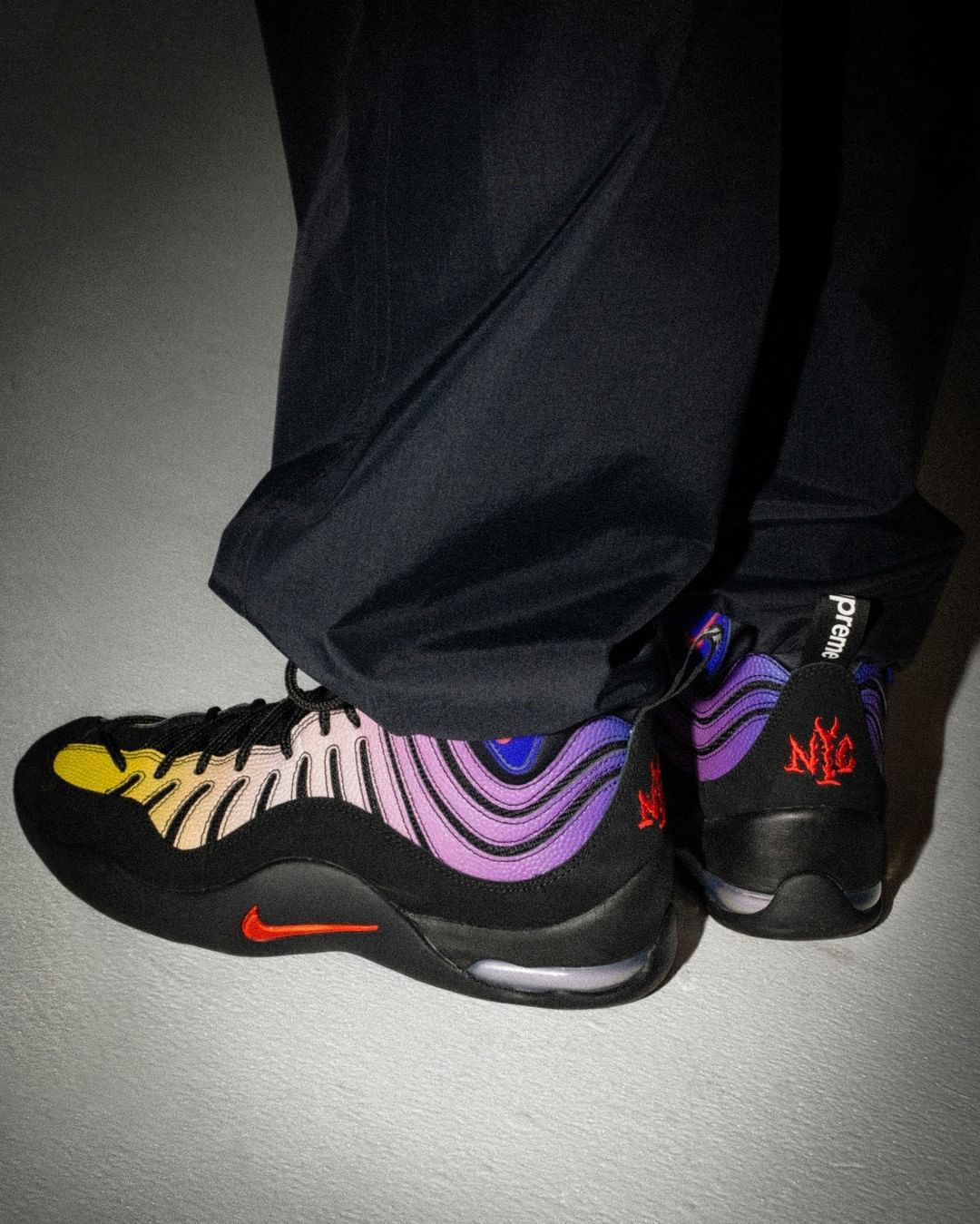 Supreme-Nike-Air-Bakin-pic-5