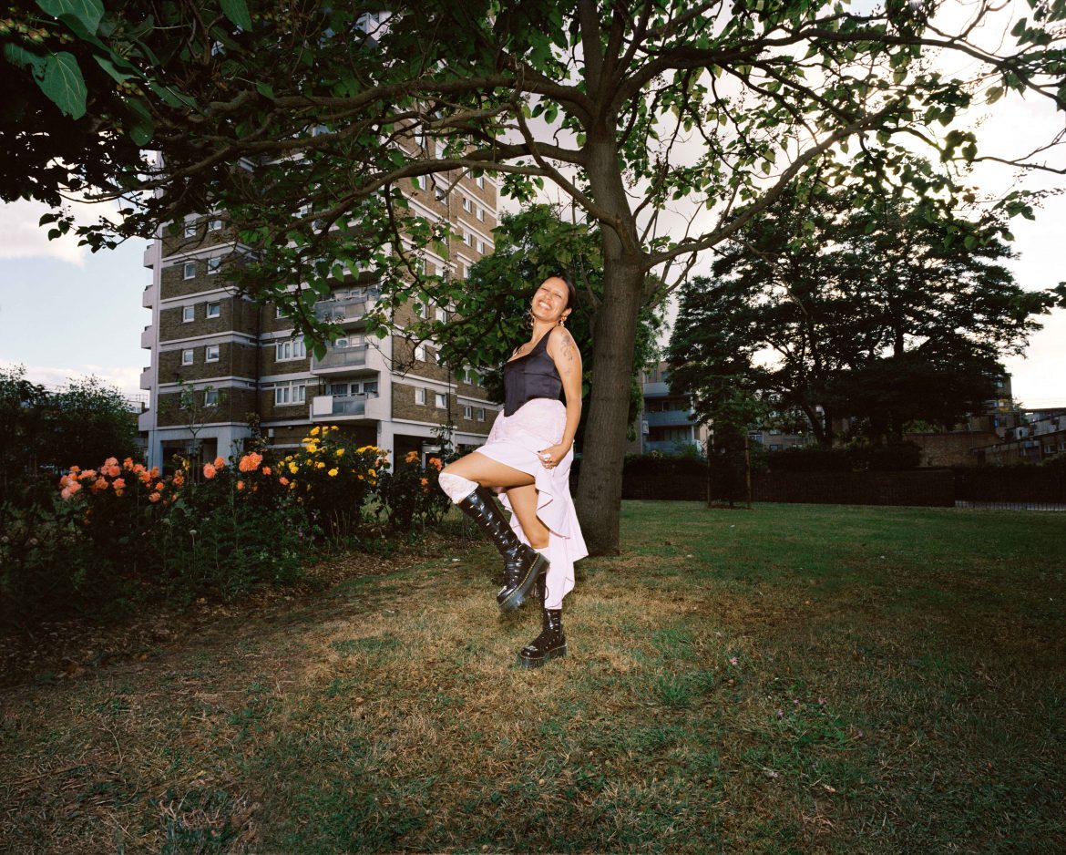 DR-MARTENS-MADE-STRONG